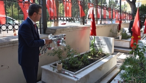 MANİSA VALİSİ ÜNLÜ, GİRESUNLU ŞEHİDİN KABRİNİ ZİYARET ETTİ 