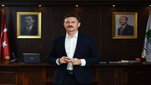 Akşam İsrail'i kınadı, sabah İspanya'ya gitti...