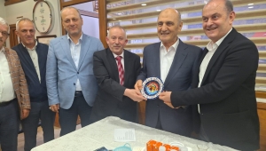 Dernekleri Övdü