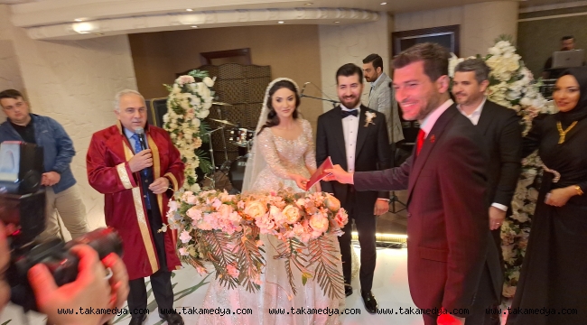 Kübra & Burak Turan Ailesinin Mutlu Günü