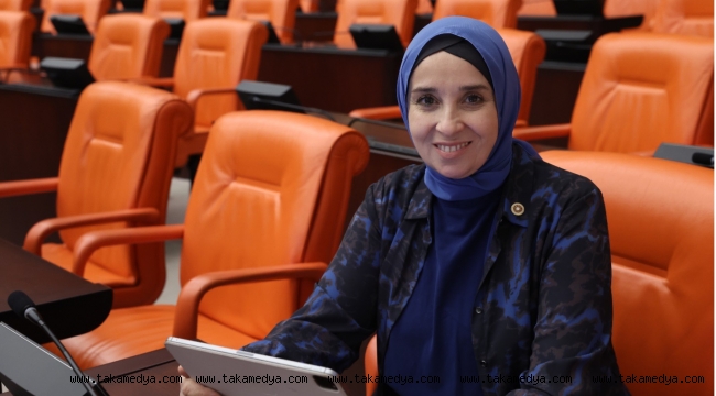 Elif Esen’den LGS 2025 skandalına ilişkin yeni soru: “MEB LGS soru yazarları, kaynak kitaplara soru mu sağlıyor?”