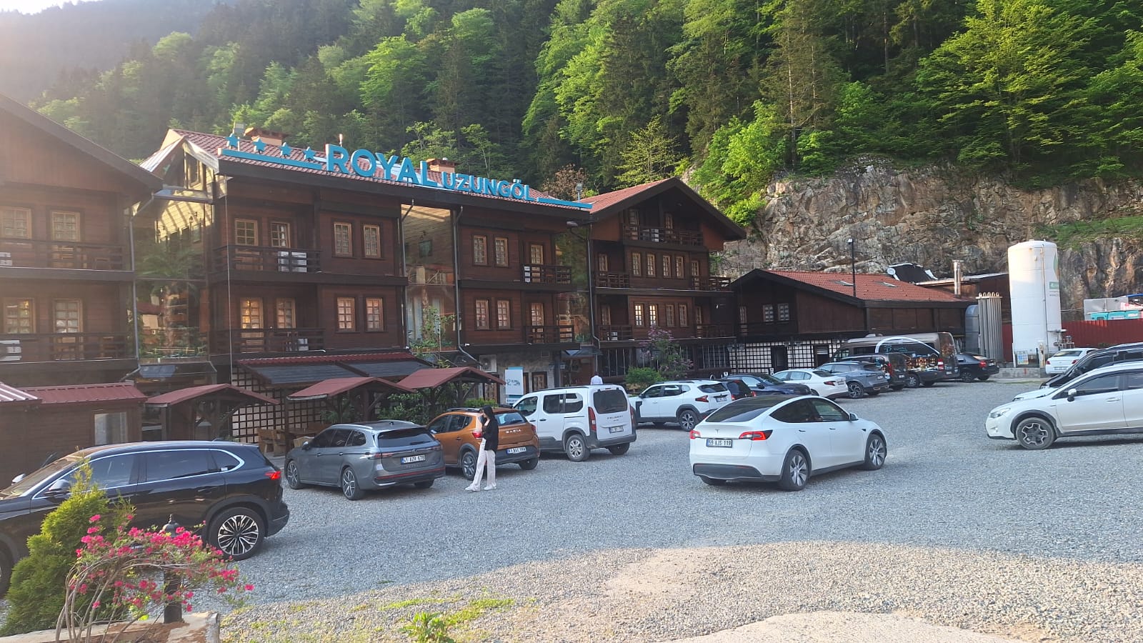 Bayramda Uzungöl'e Turist Akını: Esnafın Yüzü Güldü