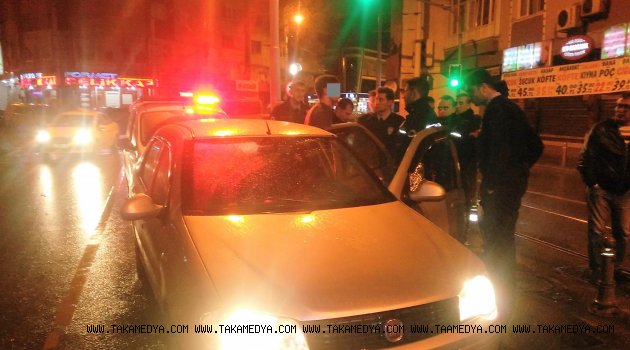 Babasının arabasını çalan genç trafik terörü estirdi.