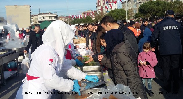 BAĞCILAR'DA HAMSİ FESTİVALİ 3 TON HAMSİ TÜKETİLDİ