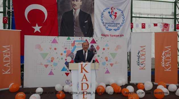 Başı örtülü olan da, açık olan da bizim evladımız