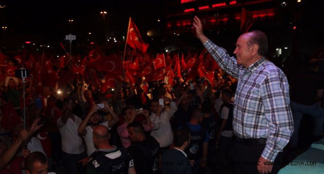 Başkan Topbaş Güngörenlilerle Nöbette