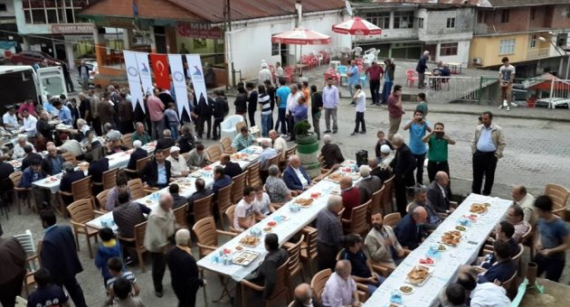 Bölümlü'lüler iftar sofrasında kucaklaştı