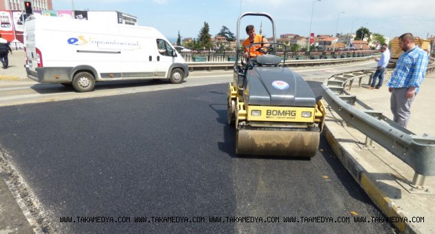 Büyükşehir Belediyesi, 4 ilçede ağındaki yolları bakıma aldı