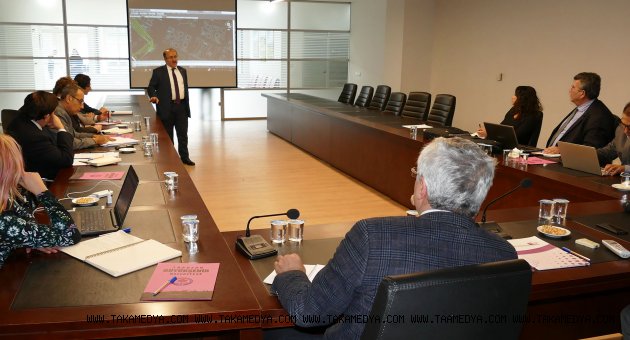 Büyükşehir Belediyesinde raylı sistem toplantısı