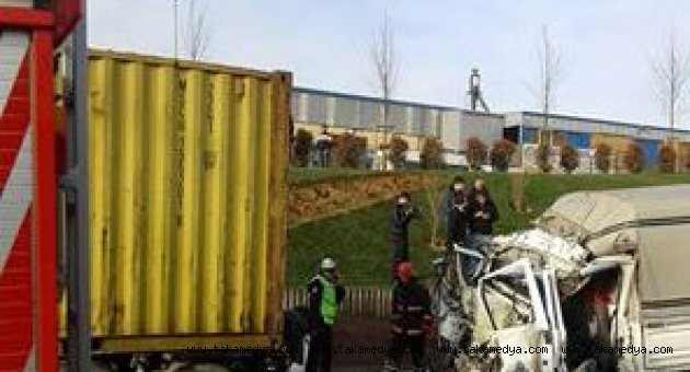 CAMLICA GİŞELERDE FECİ KAZA 2 ÖLÜ