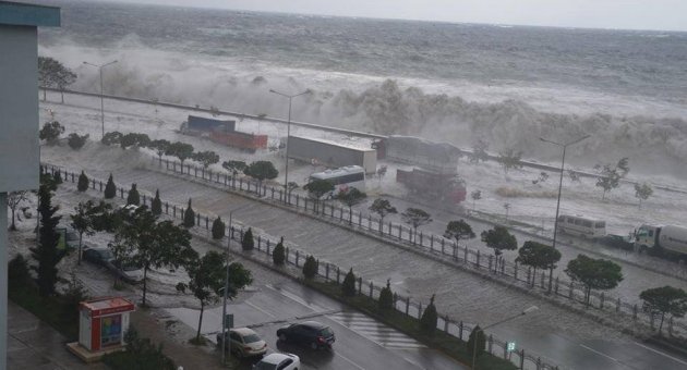 Dikkat Bugün karadenize 'tam fırtına' geliyor