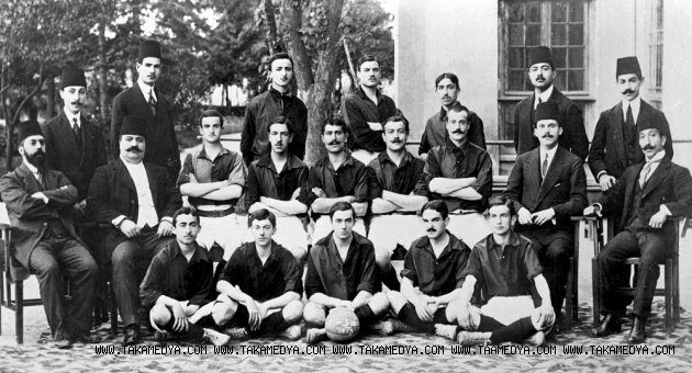 Efsane Aslanlar’da Çanakkale şehitlerine saygı