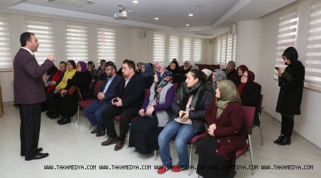 “ERGENLERE SÖZ SÖYLEME BİÇİMİMİZ BİLE ÇOK ÖNEMLİ”