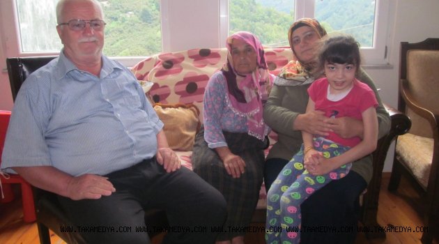 Gümrükçüoğlu, engelli çocuğun çağrısına anında yanıt verdi