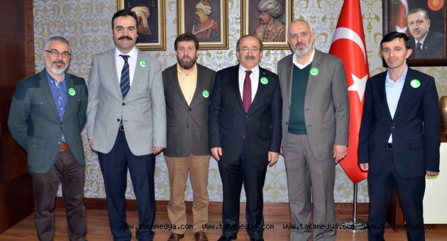 Gümrükçüoğlu’ndan Yeşilay’a açık çek