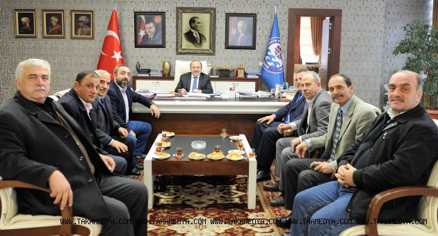 Gümrükçüoğlu Sürmeneli muhtarları kabul etti