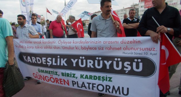 GÜNGÖREN ŞEHİTLERİ İCİN YÜRÜDÜ