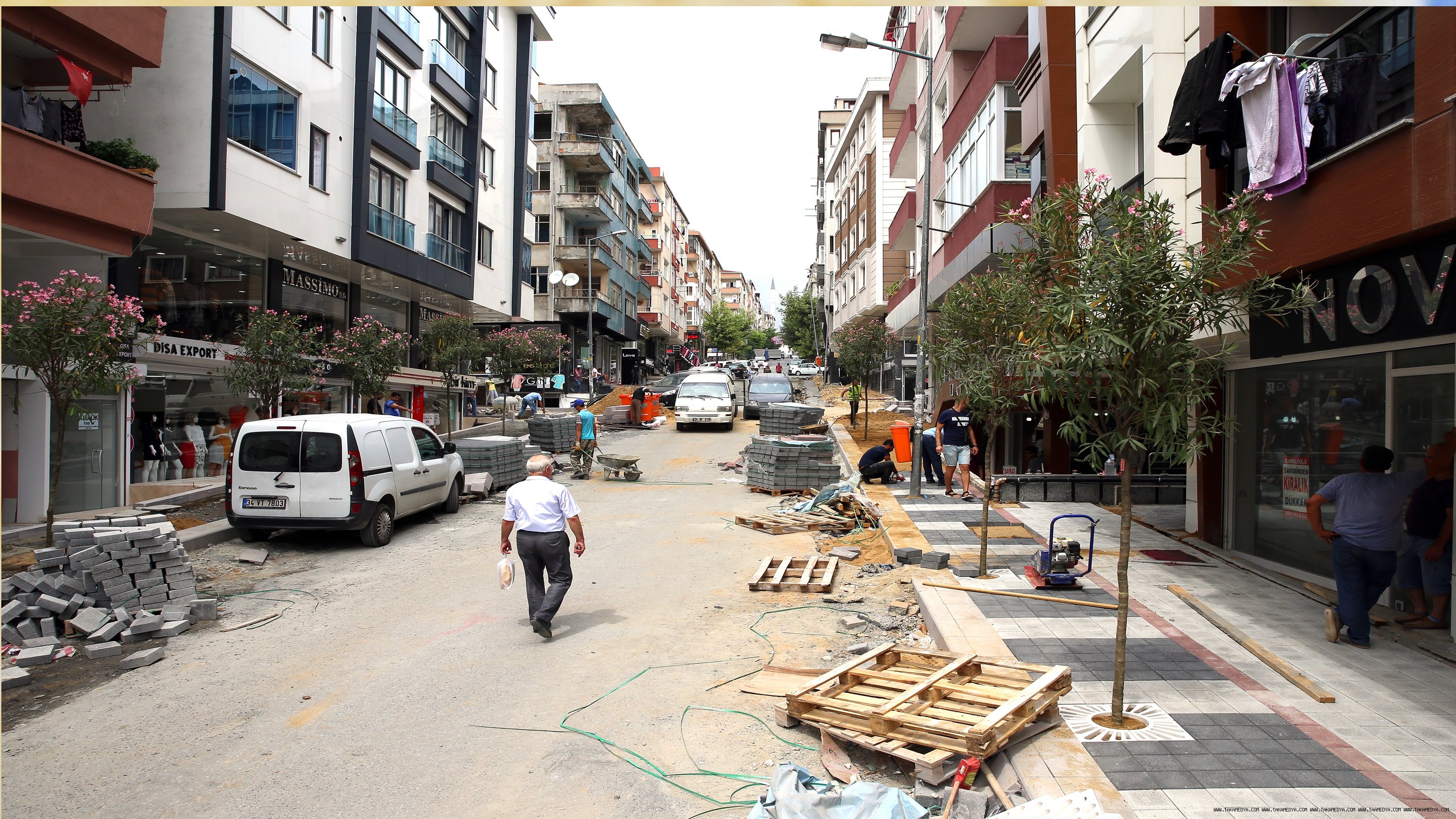Güngören'de Yollar Yenileniyor