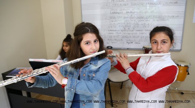 HAYRAT ÇOCUK ŞENLİĞİ’NDE KADIKÖYLÜ VE HAYRATLI ÇOCUKLAR BİRLİKTE SÖYLEYECEK