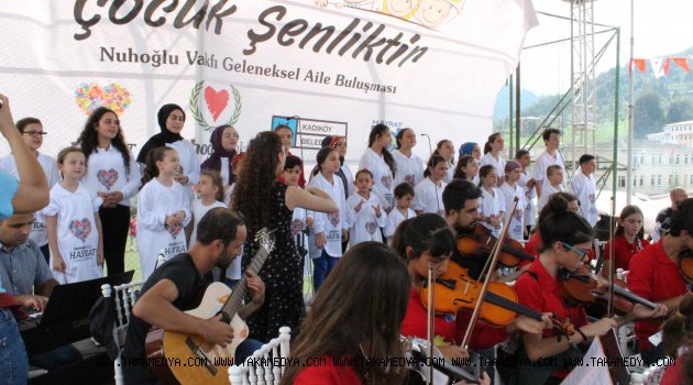 HAYRATLI ve KADIKÖYLÜ ÇOCUKLARDAN MÜZİK ŞÖLENİ