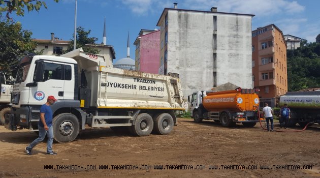 Heyelan temizleme çalışmaları ivedilikle sürdürülüyor