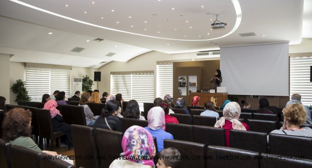 “İLİŞKİDE SABRETMEK VE BOYUN EĞMEK YOKTUR, FEDAKARLIK VARDIR”