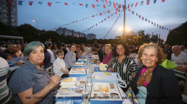 İLK İFTAR SOFRASI ATAKENT’TE KURULDU