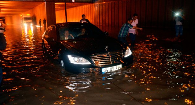 KARABÜK SULAR ALTINDA KALDI
