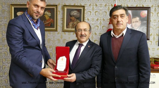 Kıbrıs’ın yanında olmaya devam edeceğiz