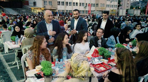 LİSE SON SINIF ÖĞRENCİLERİ İFTARDA BİR ARAYA GELDİ
