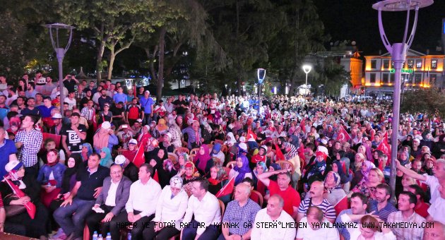 Meydanları terk etmeyeceğiz