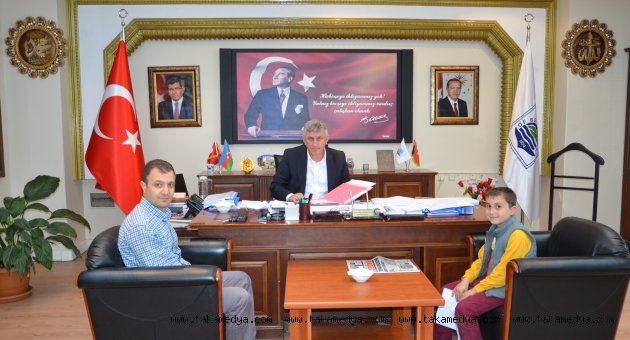 MİNİK EMİRHAN’DAN TAKDİR EDİLECEK DAVRANIŞ