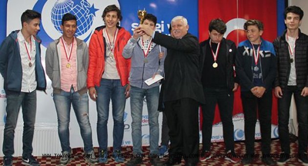 OF AGD'DEN ÖĞRENCİLERE ÖDÜL