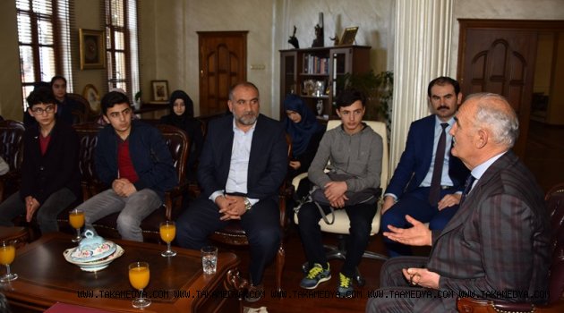 Öğrencilerden Başkan Yılmaz’a ziyaret