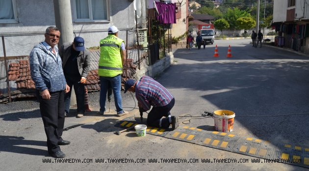 Okul Önlerine Hız Kesici Engeller Konuluyor