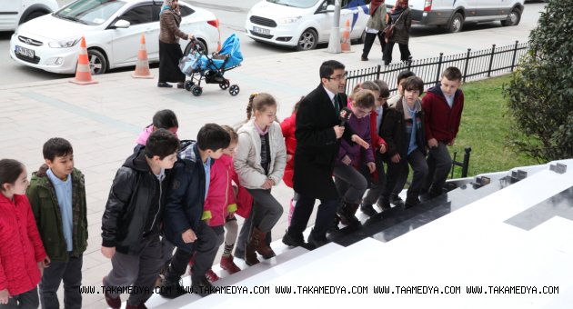 PİYANO MERDİVENLER BÜYÜK İLGİ GÖRÜYOR