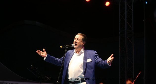 RAMAZAN ETKİNLİKLERİ AHMET ÖZHAN KONSERİYLE BAŞLADI