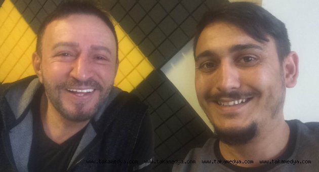 Sanatcı Topaloğlu Küs Oğlu ile Canlı Yayında Barıştı.