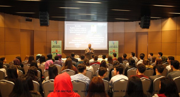  ‘’SOSYAL MEDYA GÜNÜMÜZDE DİJİTAL CV NİTELİĞİNDEDİR’’