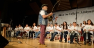 Aksa Akrilik ve Okay Temiz el ele verdi Yalovalı çocuklar ritimleriyle coşturdu