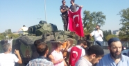 Darbe yapan askerlere halk darbeyi yaptı