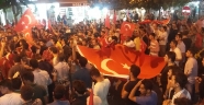 Güngören de halk yürüdü'Teröre lanet yağdı