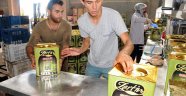 Hacı adayları Türk zeytin ve zeytinyağı yiyecek