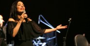 İPEK ACAR’DAN MUHTEŞEM KONSER