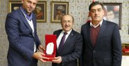 Kıbrıs’ın yanında olmaya devam edeceğiz