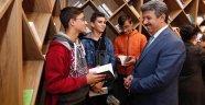 KİTAPSEVERLERİN BULUŞMA NOKTASI KİTAP KAFE AÇILDI