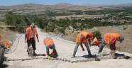 SÖKÜLEN PARKE TAŞLAR DEĞERLENDİRİLİYOR