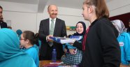 Sultangazi Belediyesi’nden Öğrencilere Ücretsiz Defter Yardımı