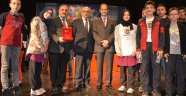 Trabzon'da Başarıl Okullar Ödüllendirildi
