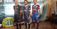 ÜNİTS'Lİ GENÇLERİN BORDO MAVİ AŞKI BİTMİYOR